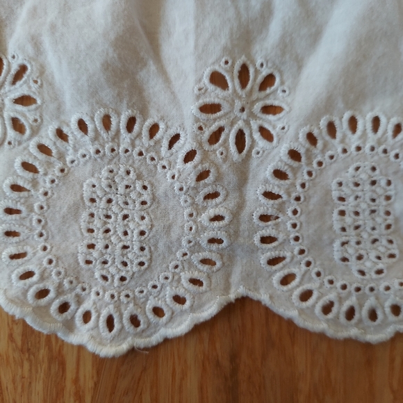 ⭐️3/$30  Gap baby dress, 12-18 months eyelet lace dress - Picture 5 of 7